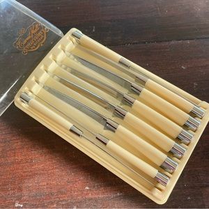 Vintage Set of 8 Carvel Hall STEAK KNIVES by BRIDELL in the Original Case